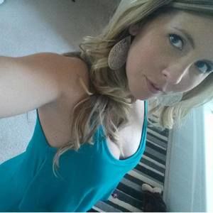 Meet your Posher, Aisha